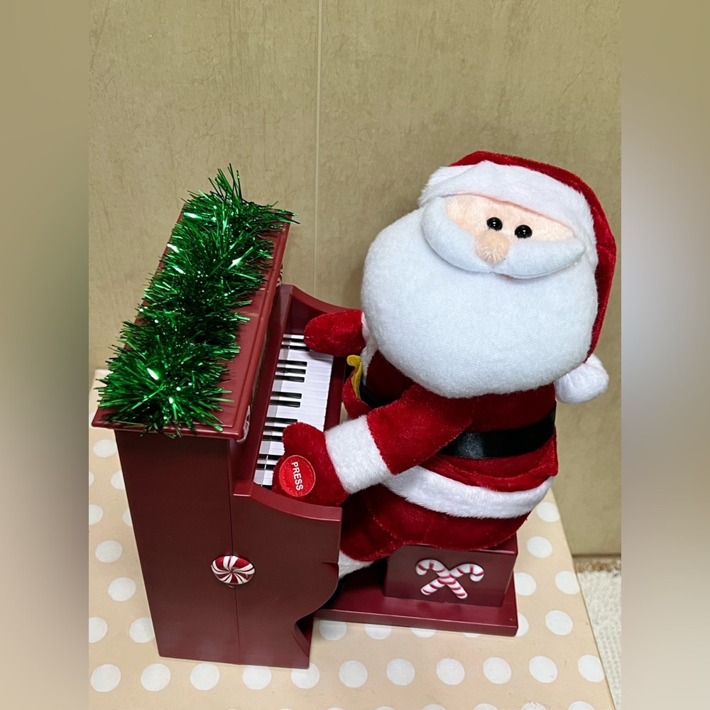Vintage Santa light up piano